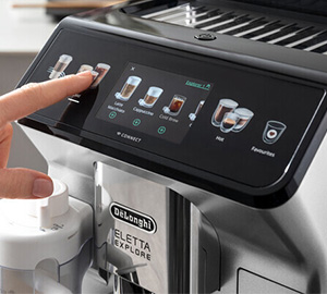 ecran tactile DeLonghi Eletta Explore 450.65.S machine connectee