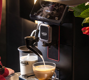 Machine a cafe a grain Gaggia Magenta Milk boissons