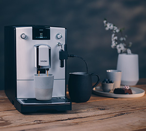 cafetiere à grain Nivona Café Romantica NICR 560 design et contenants