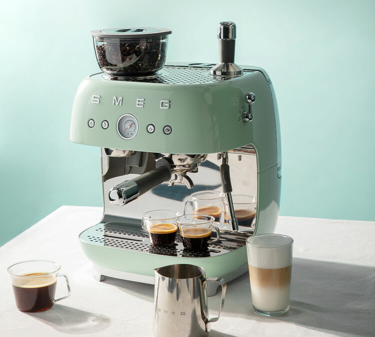 machine expresso SMEG EGF03PGEU vert d'eau