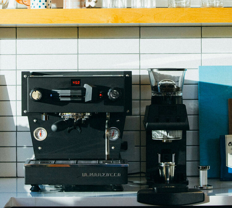 La Marzocco Linea Mini noire machine expresso haut de gamme