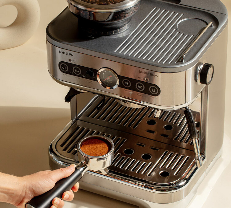 les fonctionnalités de la machine à café barista brew philips métal