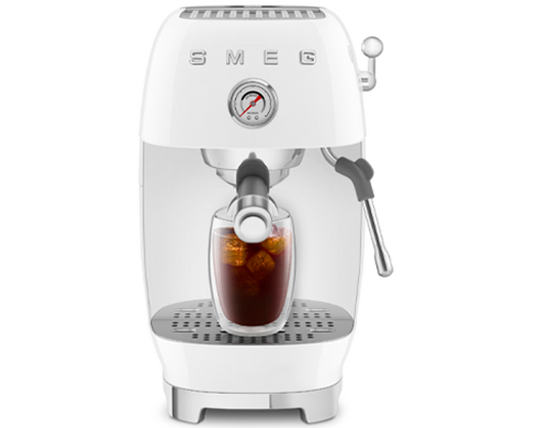 boissons machine expresso blanc cold brew smeg