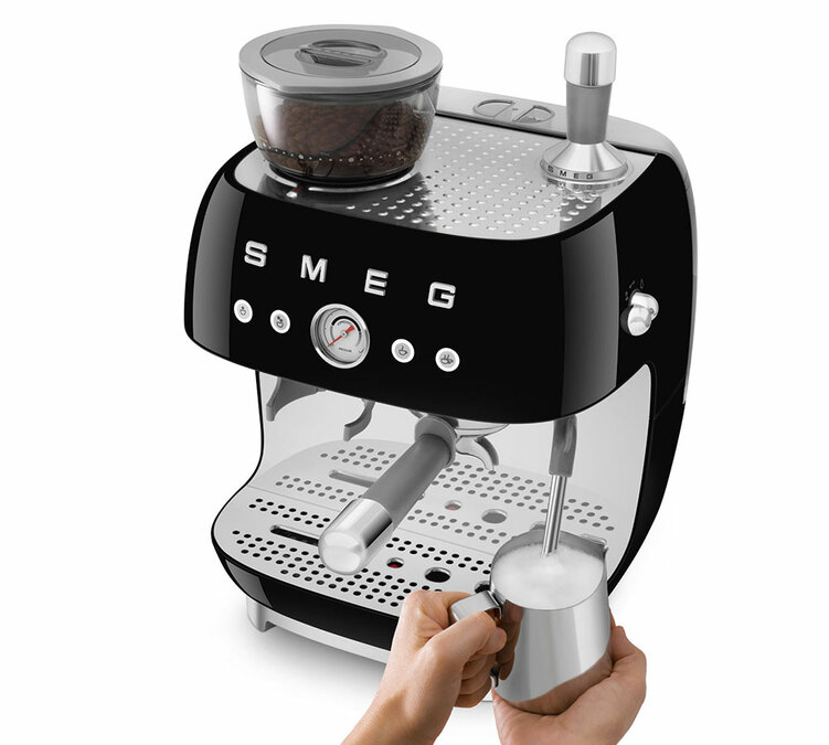 machine expresso avec broyeur SMEG EGF03BLEU Noire