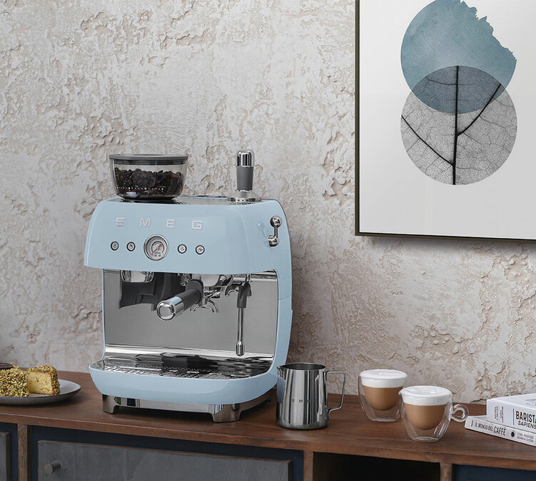 machine expresso avec broyeur SMEG EGF03PBEUbleu azur