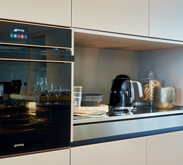 SMEG bouilloire noire retro 