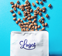 paquet de cafe en grain grand cru 200 g avec logo lugat et grains de cafe