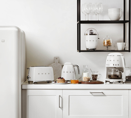 Bouilloire Smeg blanc 