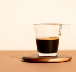 tasse de cafe réalise avec la java de bodum