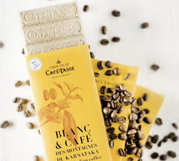tablette de chocolat cafe tasse chocolat blanc et cafe