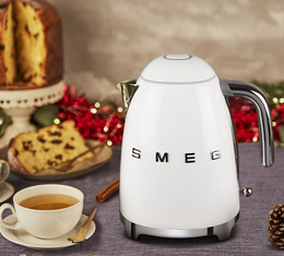 bouilloire smeg blanc 