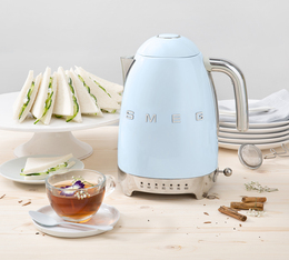 Bouilloire Smeg bleu 