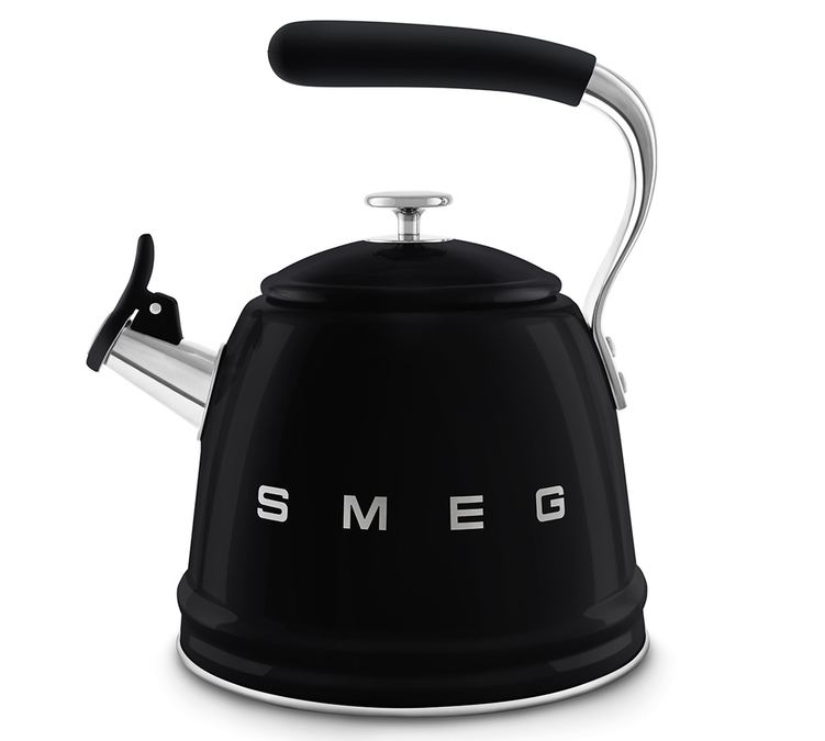Свиркащ чайник WKF01BL 2.3 L - SMEG