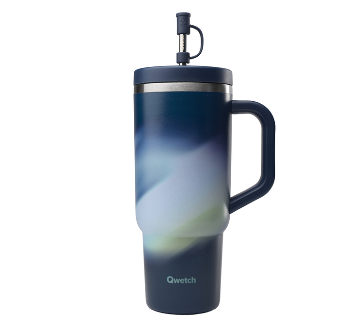 Isolerad vattenflaska med sugrör, modell Travel Cup Aura, blå natthimmel – 90 cl – QWETCH