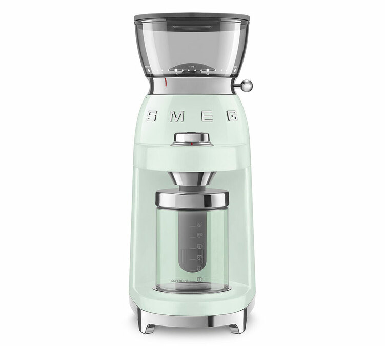 Macinacaffè SMEG CGF03, stile anni '50, colore verde acqua.