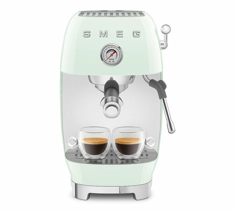 Μηχανή εσπρέσο SMEG ECF03PGEU, πράσινη, με λειτουργία παρασκευής κρύου καφέ (cold brew).