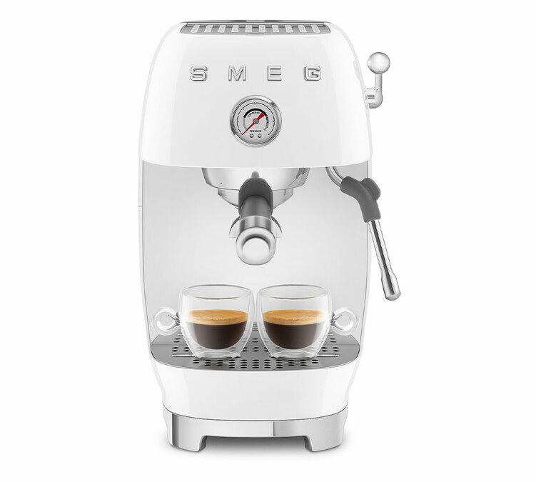 SMEG ECF03WHEU Espresso Machine White with Cold Brew