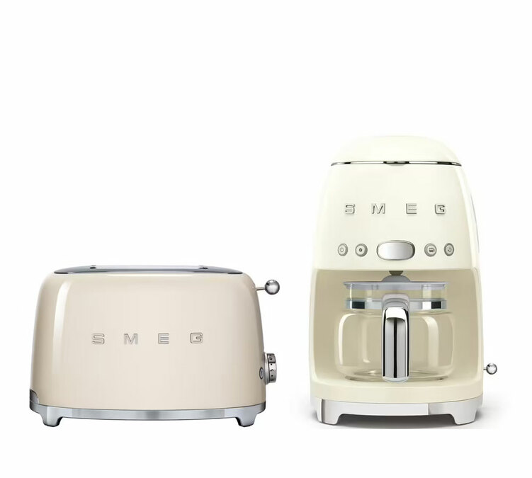 SMEG – TSF01CREU pirító és DCF02CREU kávéfőző, krém színben – reggeli készlet