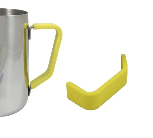 Keltainen silikonikahva 60 cl:n/20 unssin maitokannuun – Rhino Coffee Gear