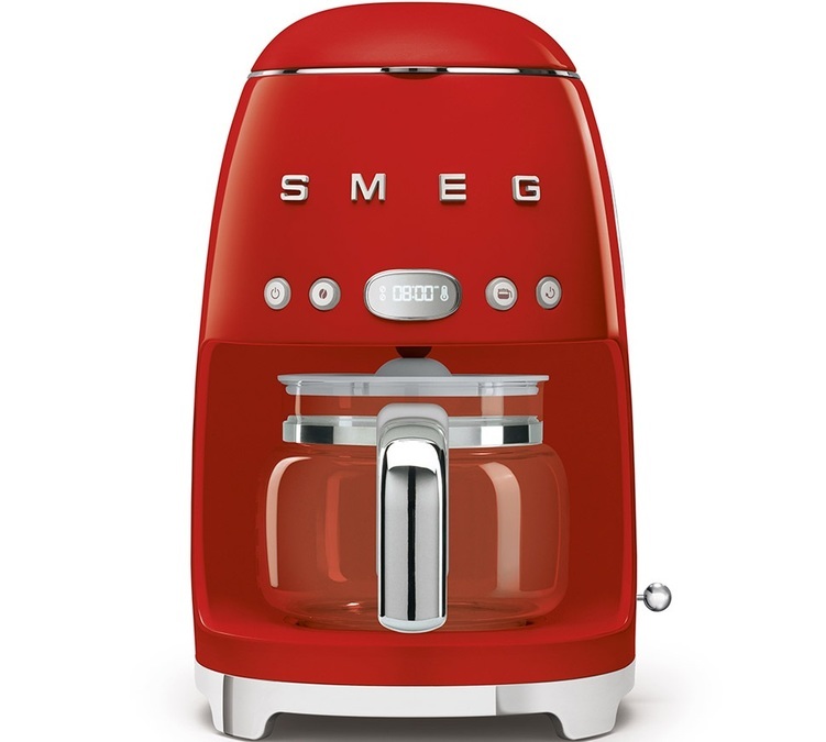 Кафемашина SMEG с програмиране и филтър, червена, модел DCF02RDEU + подарък.